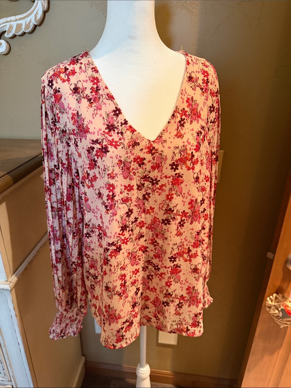 entro Pink Floral V-Neck Long-Sleeve Blouse